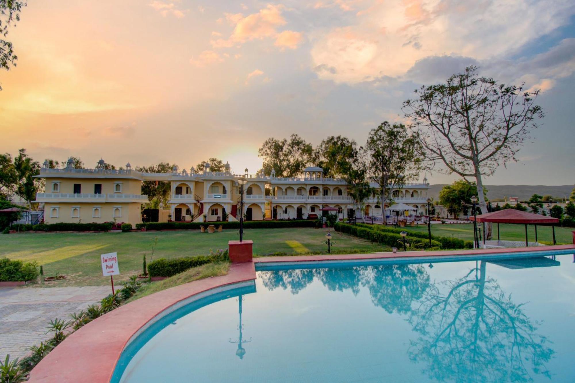Palette - Rani Bagh Resort Jaipur Exteriör bild