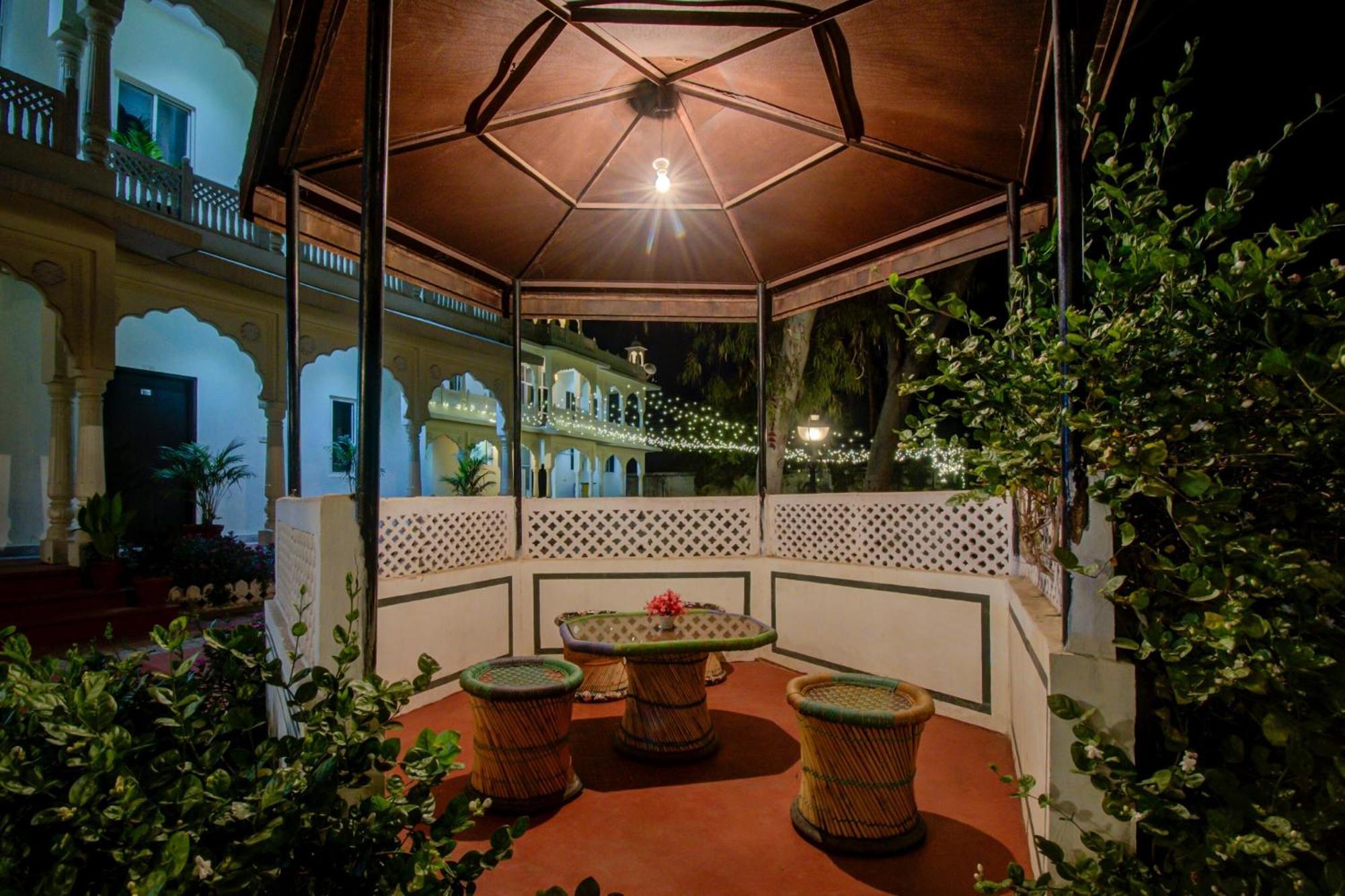 Palette - Rani Bagh Resort Jaipur Exteriör bild