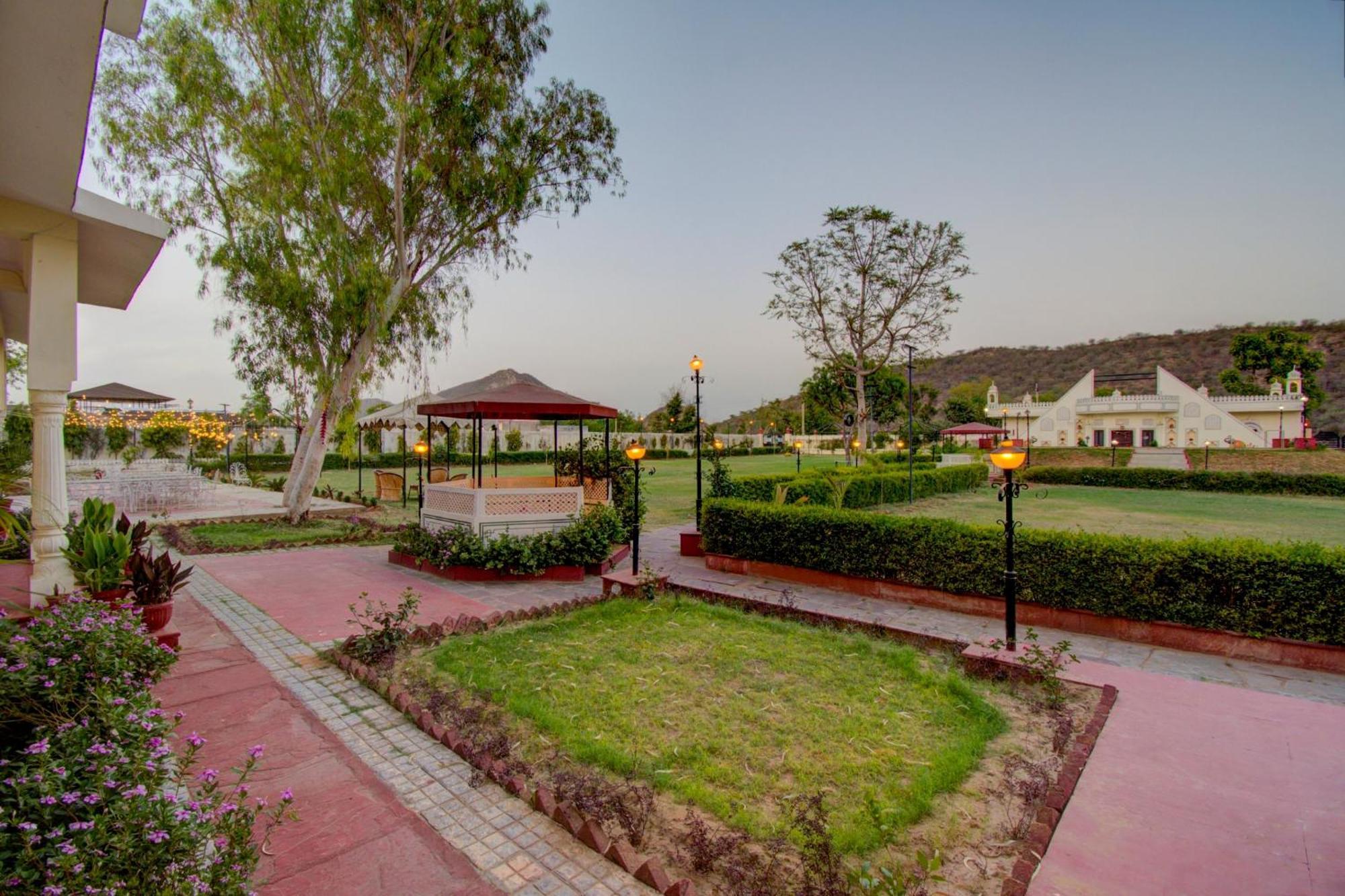 Palette - Rani Bagh Resort Jaipur Exteriör bild