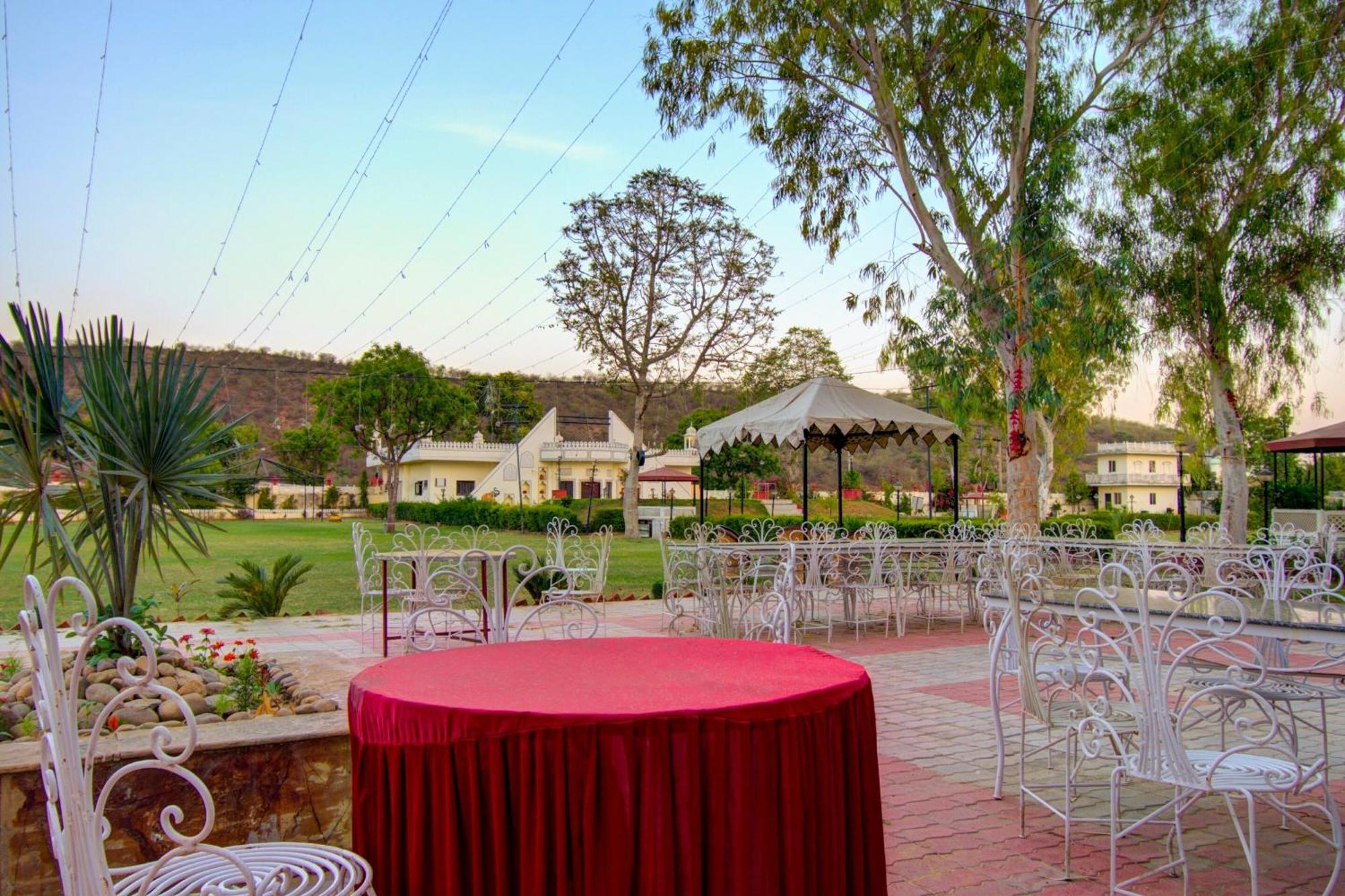 Palette - Rani Bagh Resort Jaipur Exteriör bild